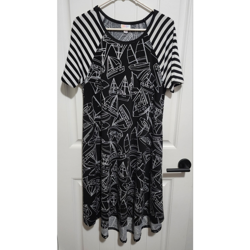 Lularoe Carly dress sailboat high low large black and white Carley hi lo